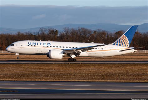 boeing 787 8 united.